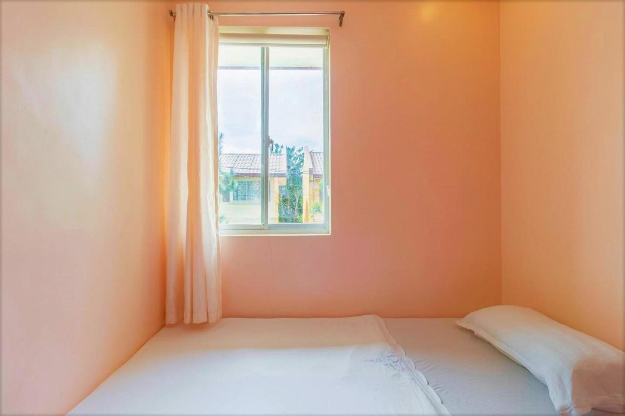 Brew Home Bacolod - 3 Bedroom House מראה חיצוני תמונה